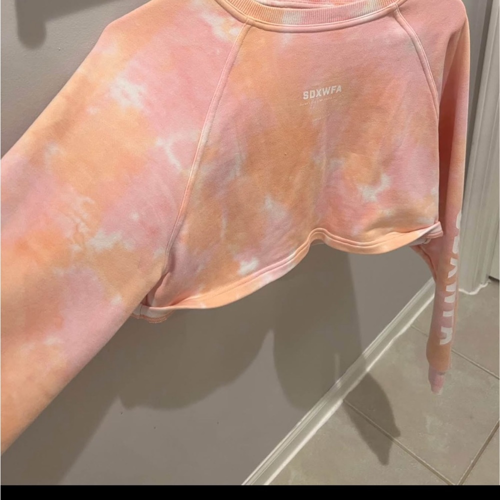 White Fox x Sarahs Day Pink Orange Tie Dye Crop Sweatshirt